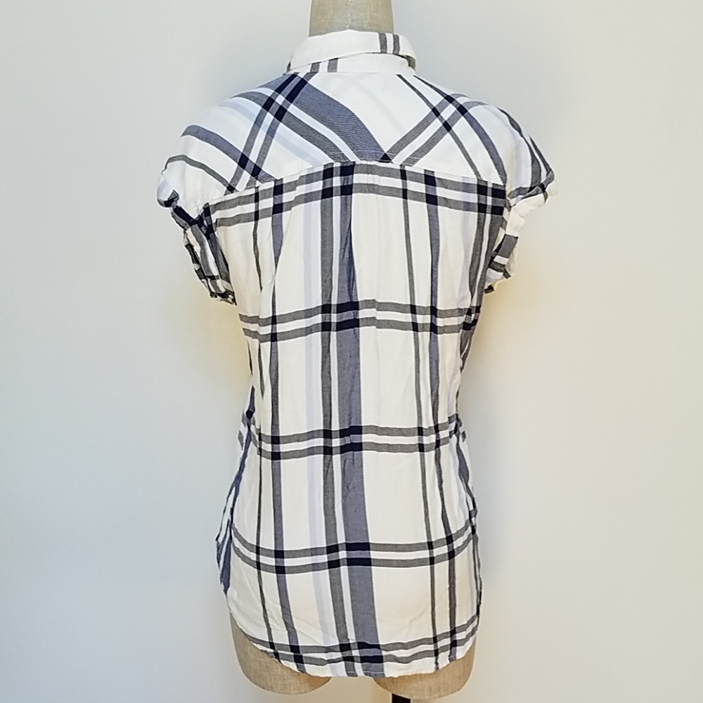 Short Sleeve Button Up Plaid Top - Picture 2 of 3